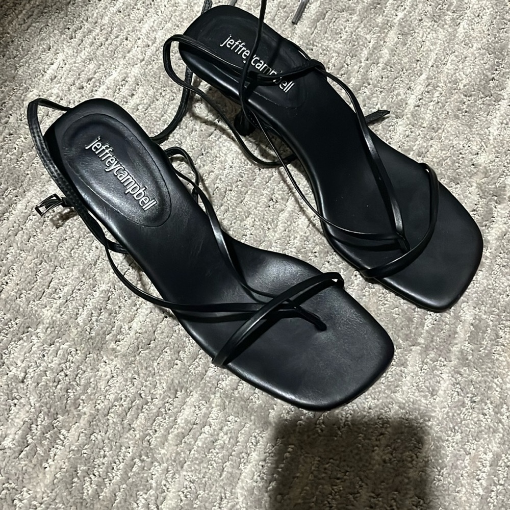 Jeffrey Campbell Fluxx Sandle NWT size 6